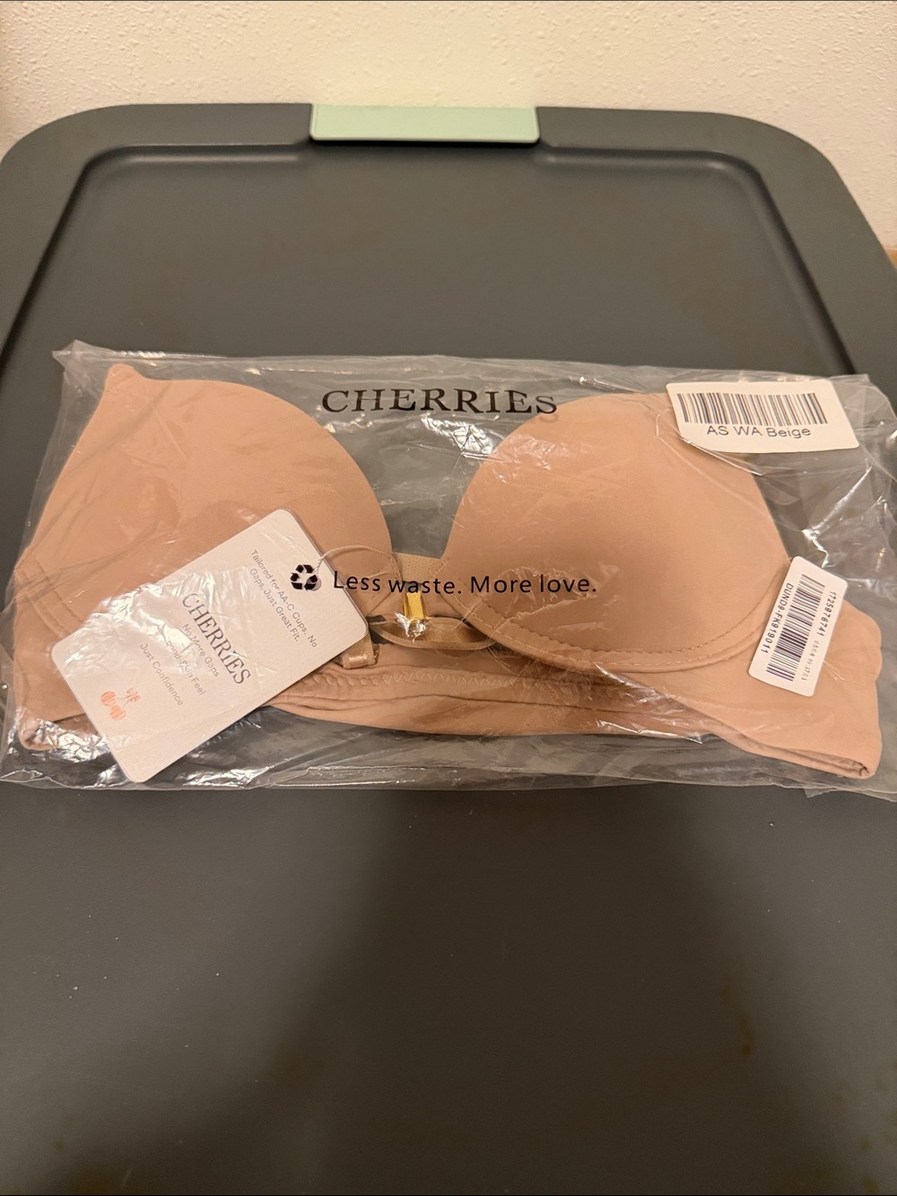 NWT Cherries Anytime Seamless tshirt bra- Beige(nude)